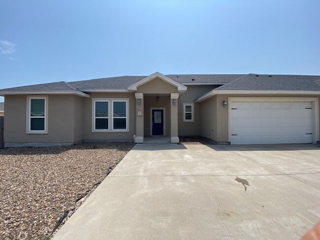 Building Photo - DCR642 Unit B