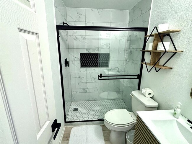 Building Photo - 208 Gila Cliff Dr