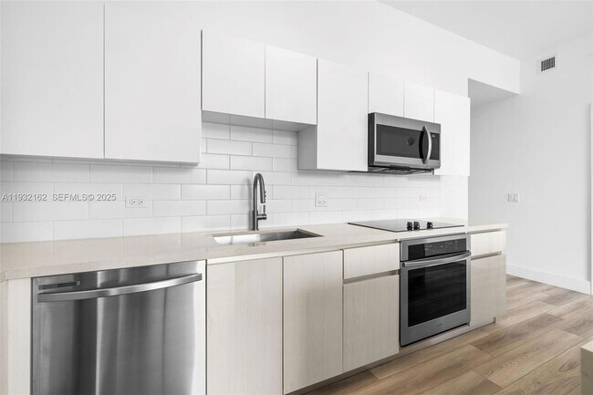 Photo - 101 Diplomat Pkwy Unit 0508