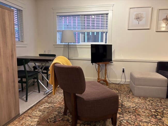 Photo - 1940 William St Unit Ground floor