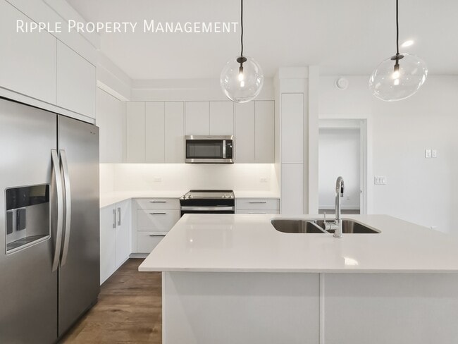 Photo - AMAZING 2 BEDS, 2 BATHS APARTMENT/CONDO | PRIVATE BALCONY Unit 2108