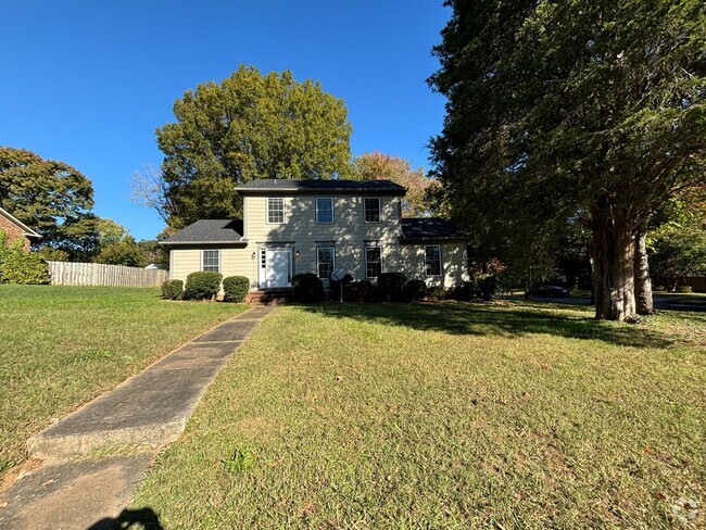 Building Photo - 4 Bedroom 2 Bathroom Rental