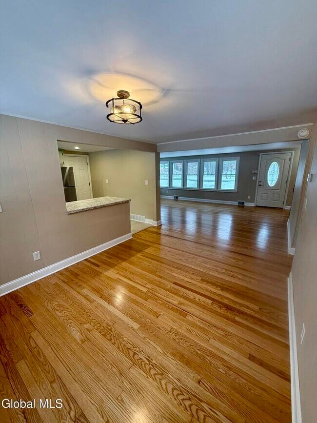 Photo - 2 Pinewood Ct