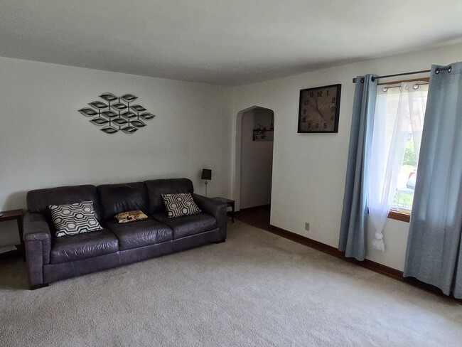 Photo - 14558 Turner Ave