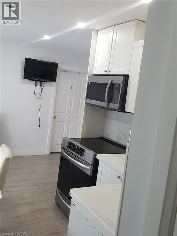 Photo - 850 Garth St