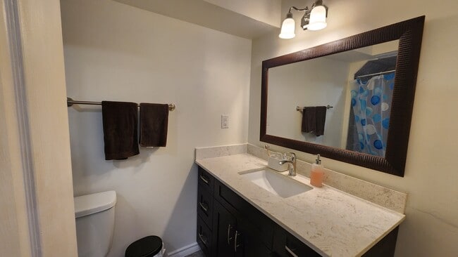 Building Photo - 2011 Grand Blvd