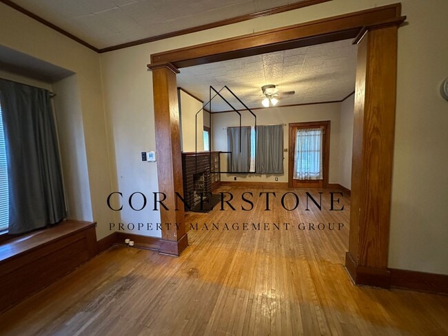 Photo - 122 E Pleasant St