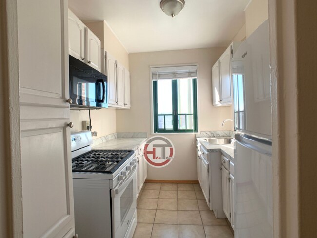 Photo - 1595 Unionport Rd Unit 5