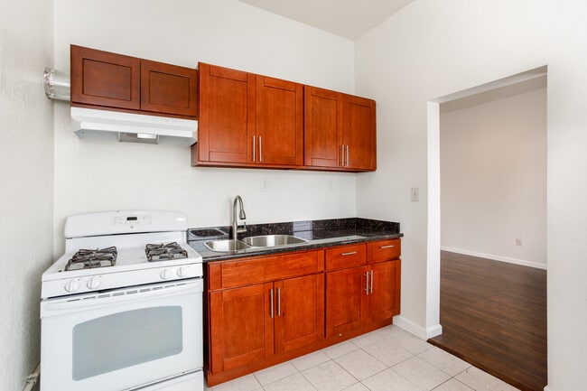 Building Photo - 506 Barrett Ave Unit 506