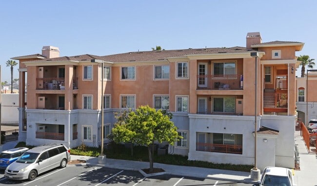 Photo - Pharus Plaza