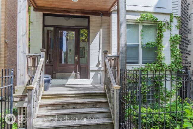 Photo - 828 W Buckingham Pl Unit 2