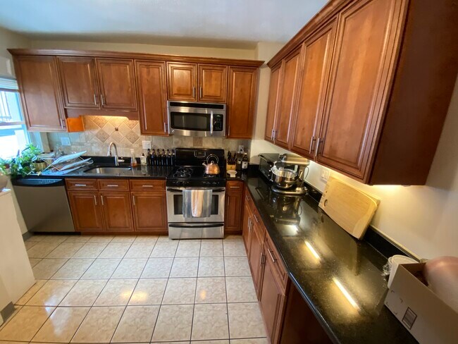 Photo - 1500 Commonwealth Ave Unidad 1F