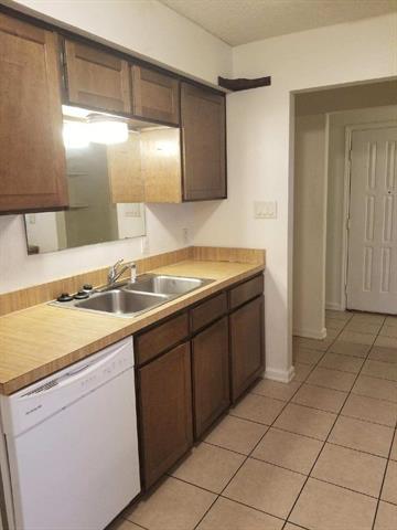 Photo - 7216 NE Loop 820