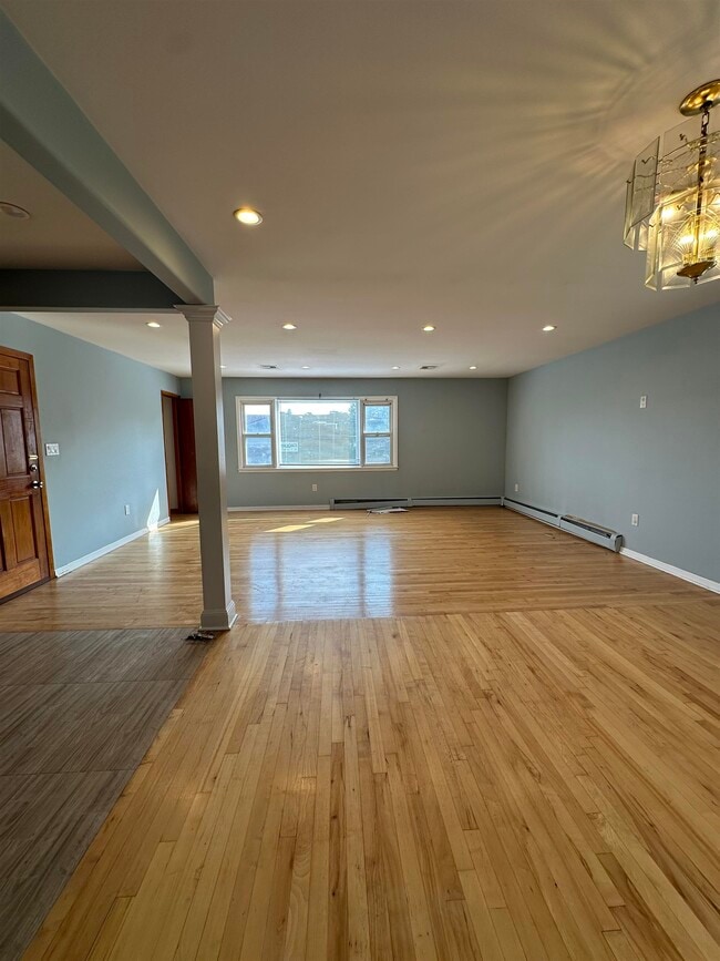 Photo - 33 E 51st St Unit 2