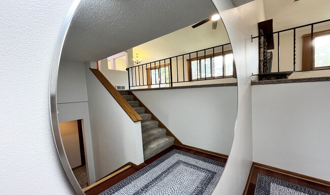 Photo - 3881 Polk St NE