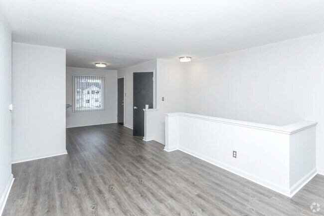 1BR, 1BA - 750 SF Upper - RCI Manderson