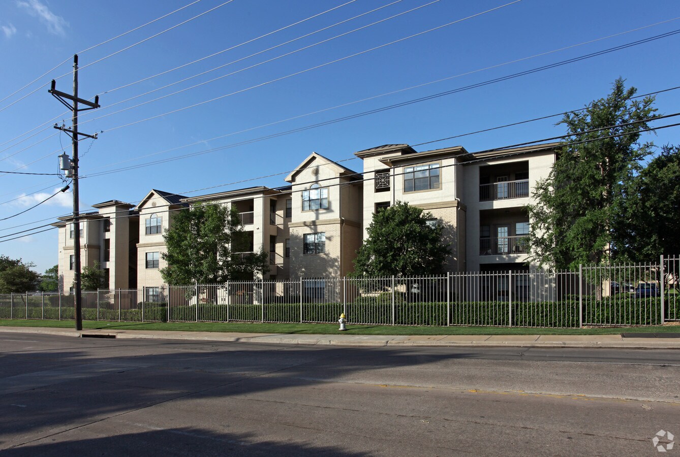 Photo - Southwestern Medical Park Apartments