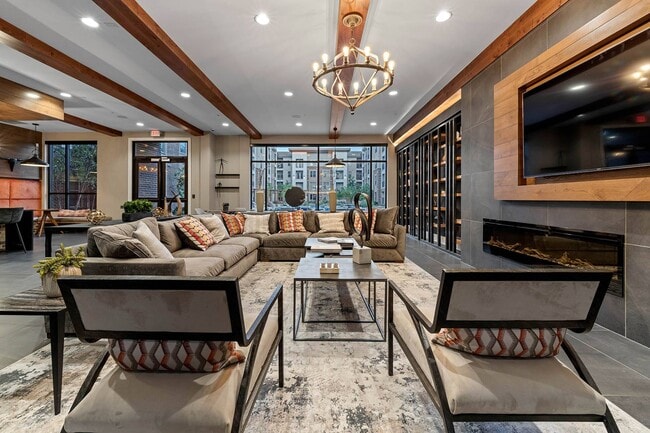 Knox at Metrocenter Apartments