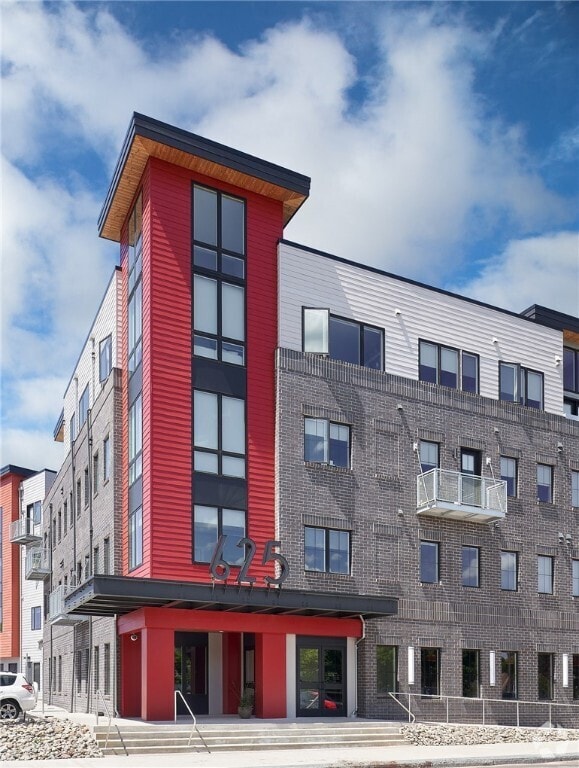 Building Photo - 625 S Goodman St Rental