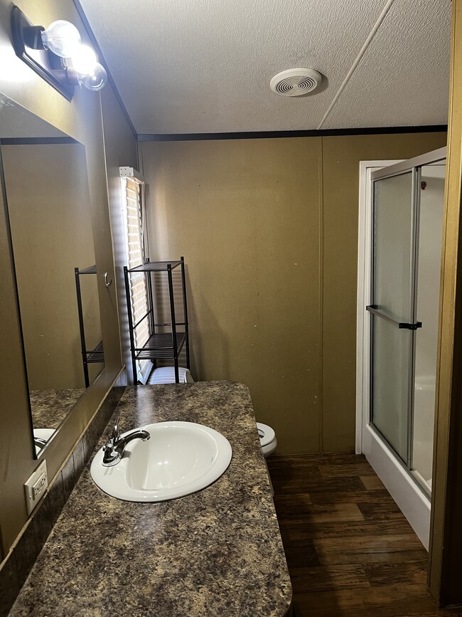 Photo - 513 N Avenue F