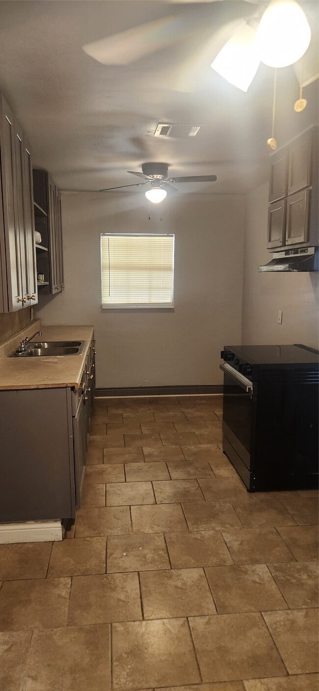 Photo - 5730 Pershing St