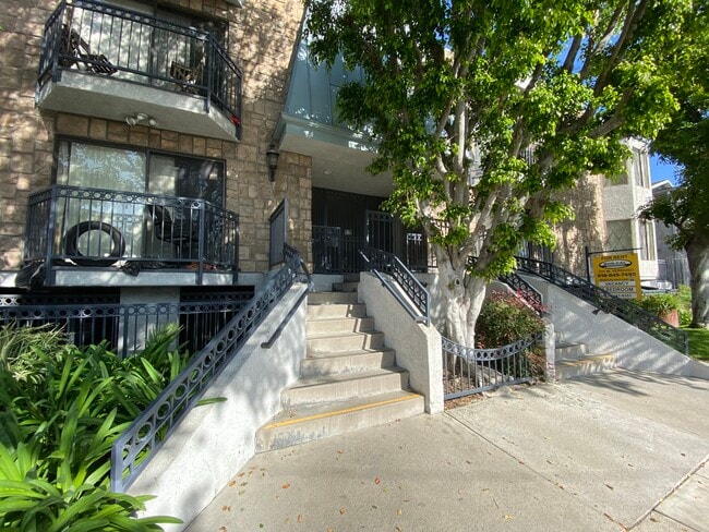 Building Photo - 211 West Verdugo