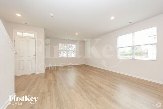 Building Photo - 4303 Maxwell Rd Rental