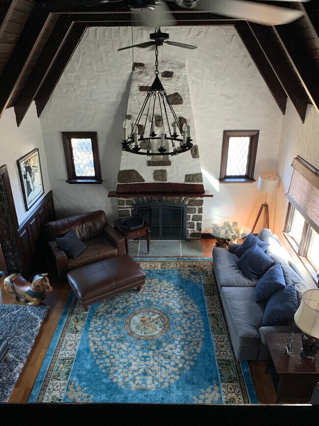 Living Room - 5436 Lincoln Hwy