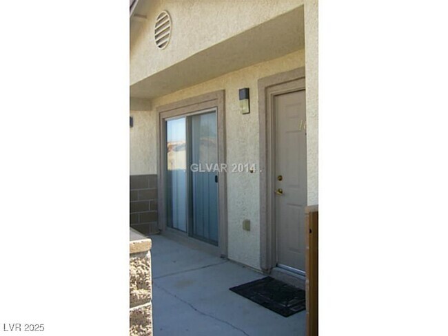 Building Photo - 2050 N Los Feliz St Rental