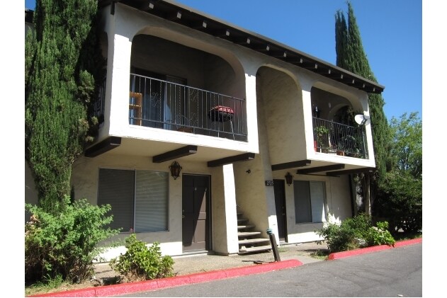 Creekside Villas Apartments - Creekside Villas Apartments
