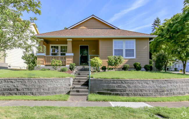 Building Photo - Charming DuPont Rambler with AC Rental