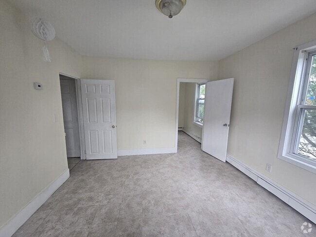 Building Photo - 111 Brookline St Unit 2 Rental