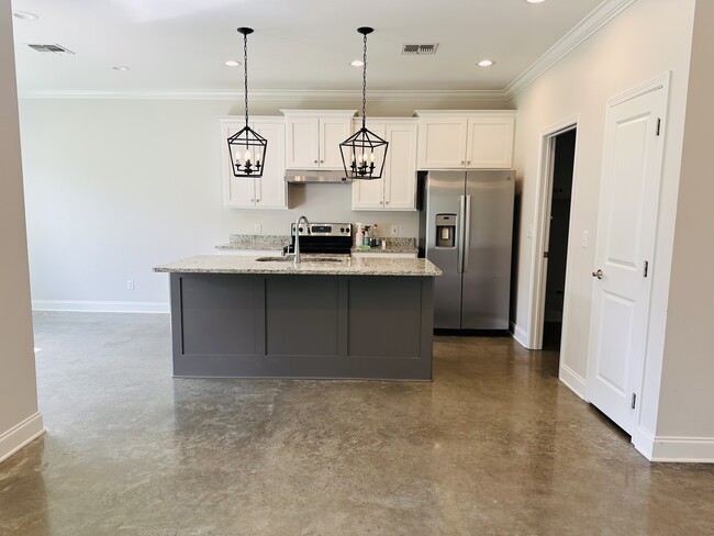311 Yellow Pine Dr