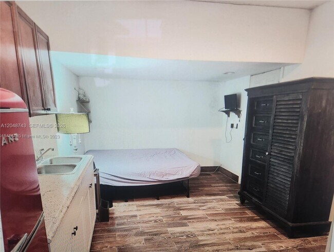2251 NW 87th Ter