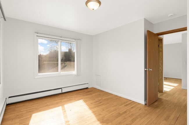 Photo - 3308 Girard Ave S Unit 304
