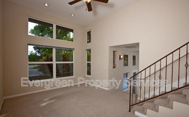 Photo - 2515a Garfield Ave