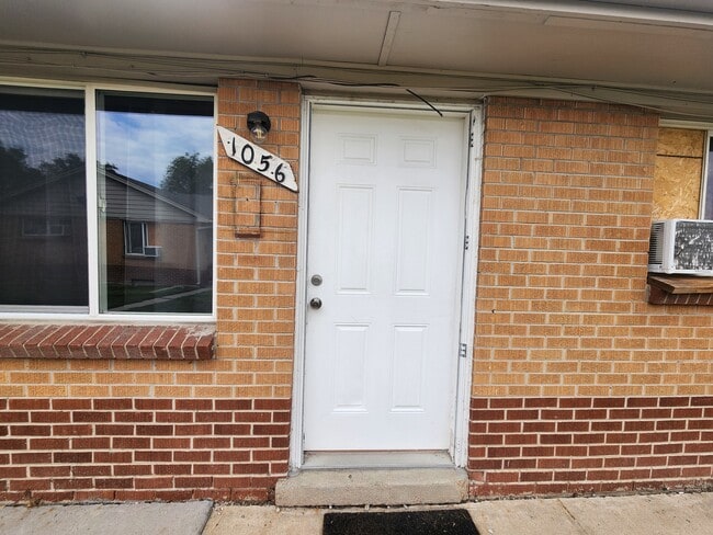 Building Photo - 1056 Dayton St Unit 1056 Rental