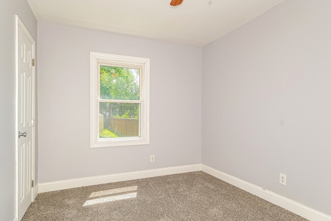 Photo - Fantastic 2bd/1ba home! Let yourself in!