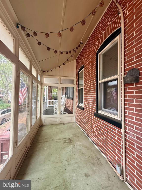 Building Photo - 924 Lovering Ave