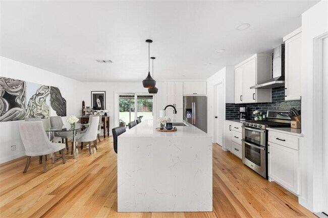 Photo - 8704 Clarewood Dr