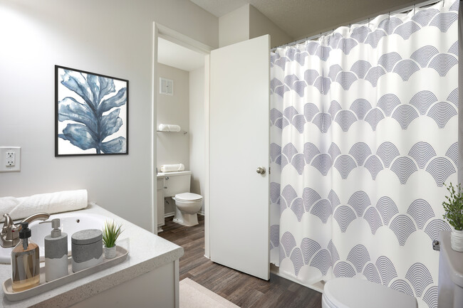 Fiddlers Creek Apartments