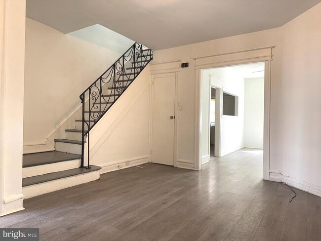 Photo - 5756 Hunter St