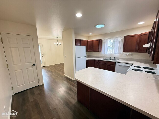 Photo - West Valley Rental – 2 Bed, 2 Bath, Large Living Area