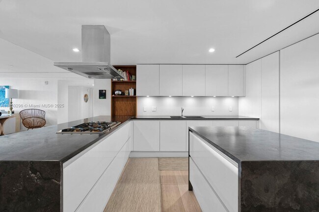 Photo - 4701 Meridian Ave Unit 417