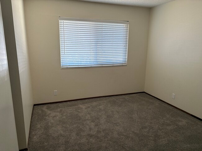 Building Photo - 5581 Sonoma Dr Unit C