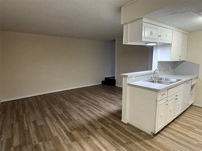 Photo - 101 E Hospital Dr Unit 10