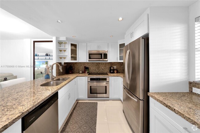 Building Photo - 3750 NE 170th St Unit 101 Rental