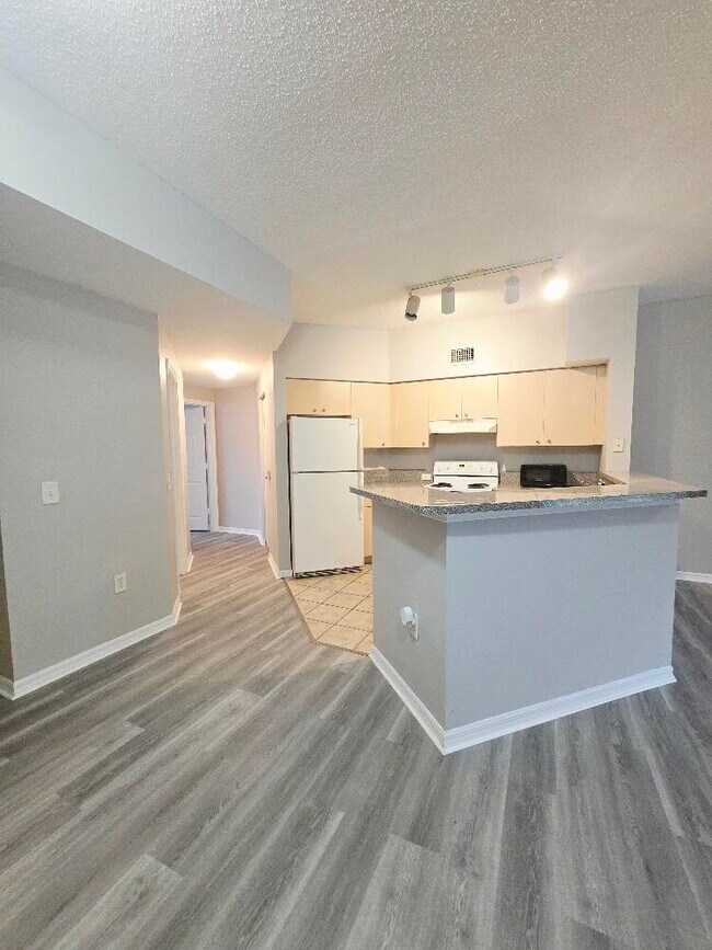 Photo - 280 Crestwood Cir Unit 206