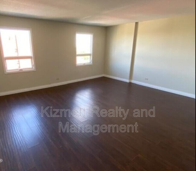 Photo - 10140 120 St NW Unit 1105