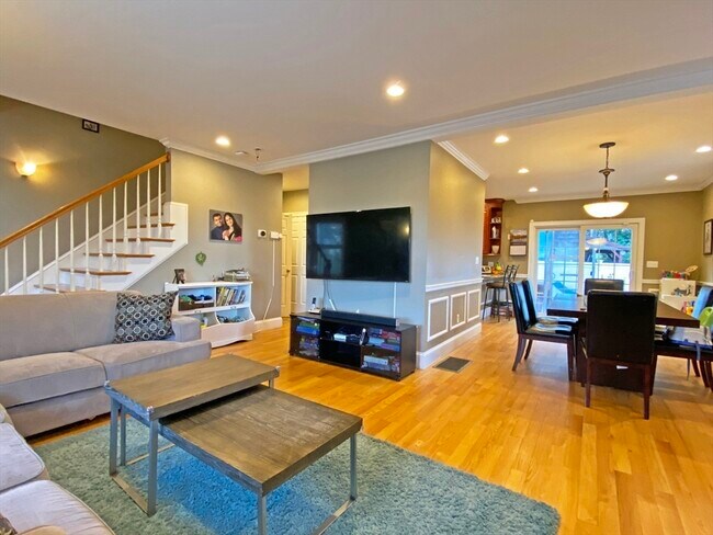 Photo - 375 Lowell Ave